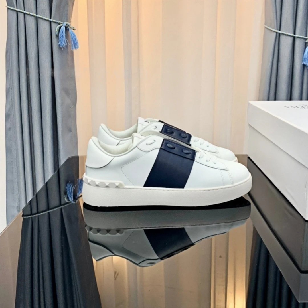 Variant image · Valentino 深蓝色