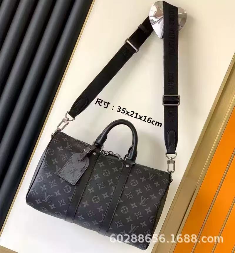 Louis Vuitton Handbag / Crossbody Bag