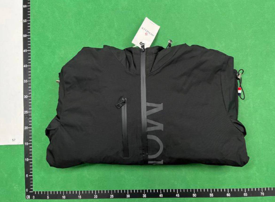 Moncler jacket QC 2