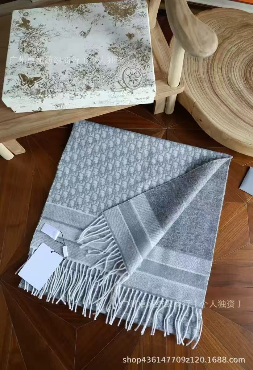 Variant image · 1 grey